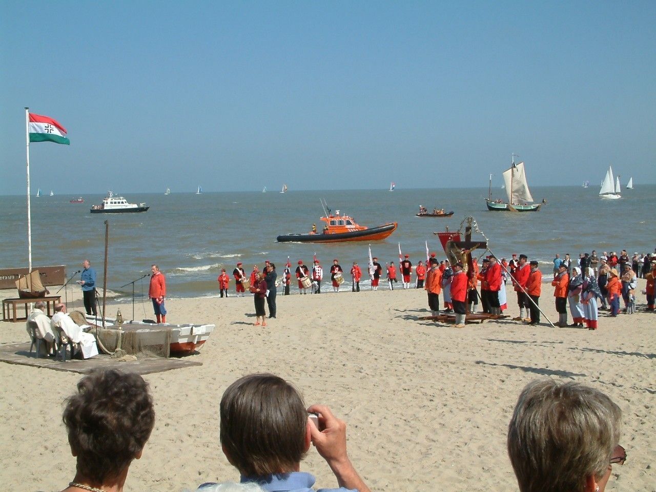 Seesegnung und Prozession in Wenduine